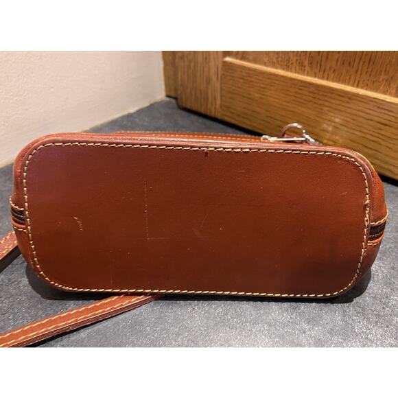 Dark Tan Italian Leather Handbag: Handmade Crossbody Bag with Detachable Straps - Picture 6 of 8